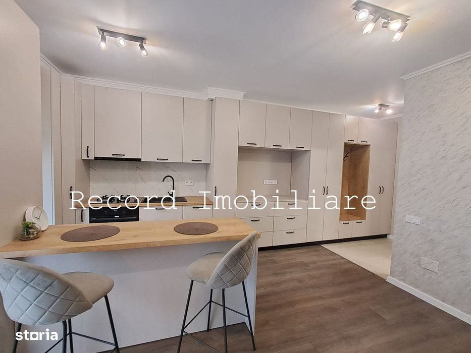 Apartament 2 camere, et.1, lift, parcare str.Eroilor, Floresti