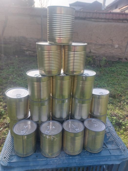 Продавам рибни консерви