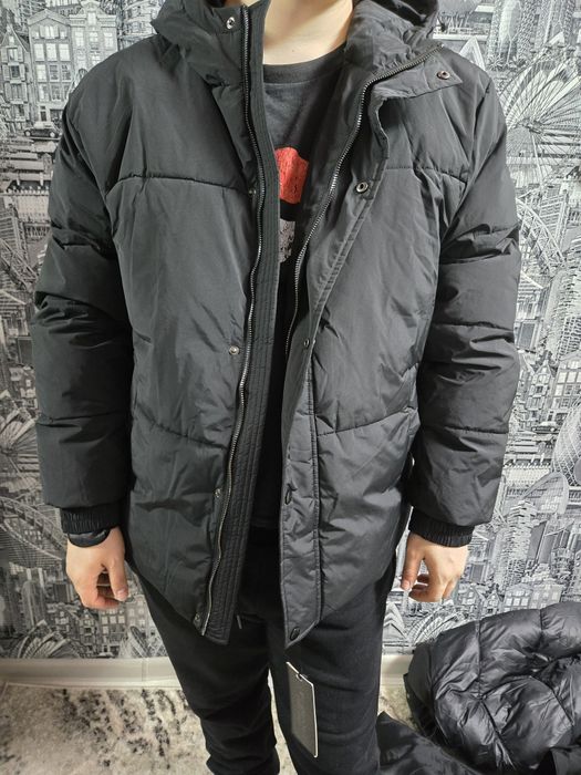 Продам зимние куртки