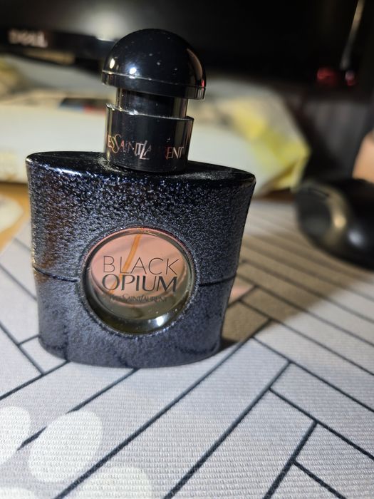 Black Opium  Yves saint laurent
