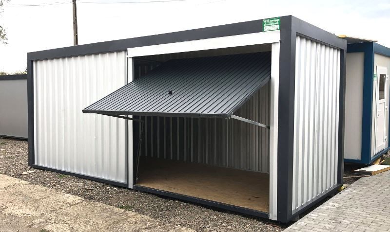 Garaj metalic din panouri sandwich 3.5 x 6.4m