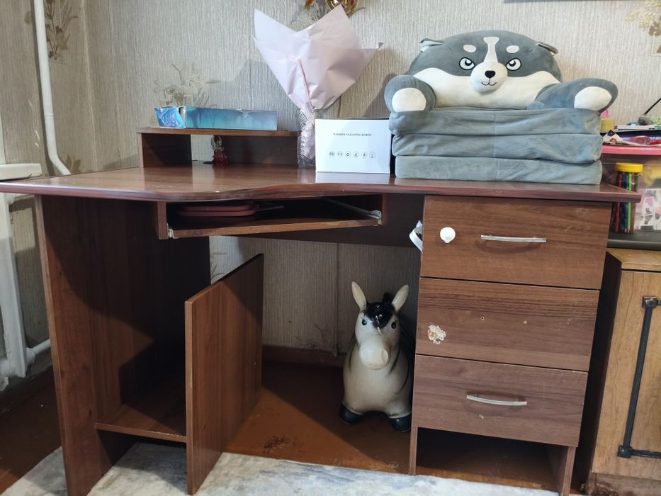 Отдам стол с самовывозом, и саморазбором