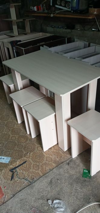 Стол 4 табурета 18000 доставка бесплатно