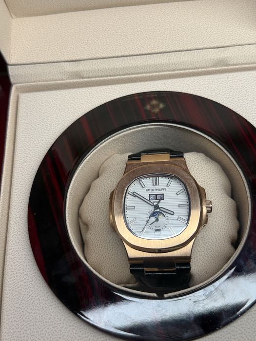 Patek Philippe Nautilus moonphase rosegold