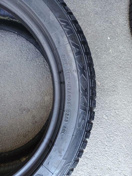 235.50.18 Maxxis All Season Second-hand