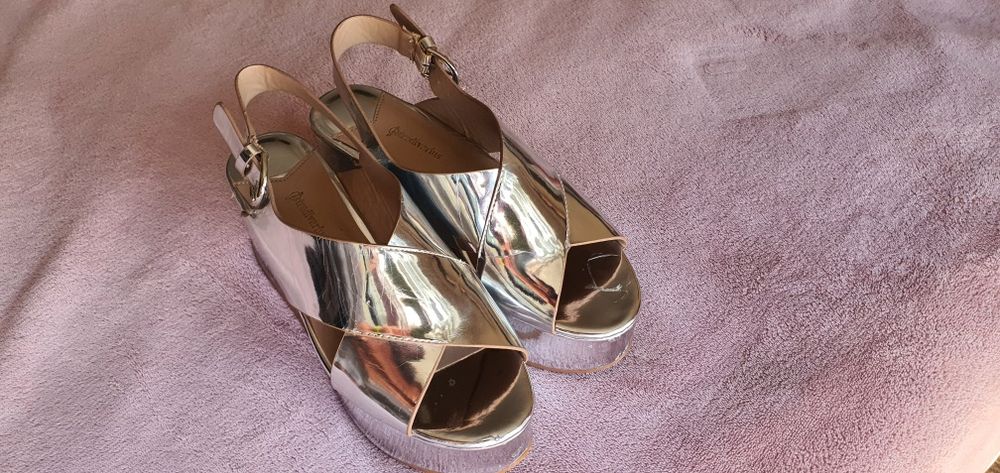 Дамски сребристи сандали