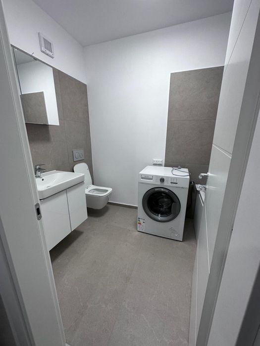 Inchiriez apartament