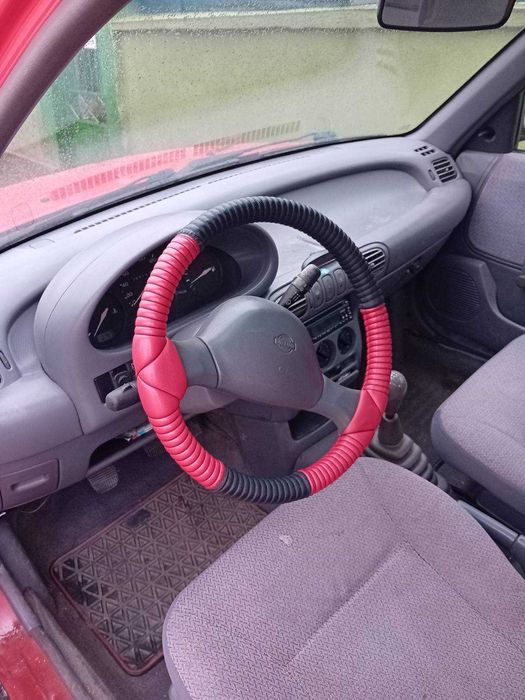 Продавам Нисан Микра