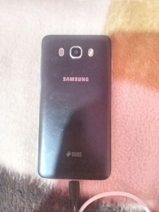 Продам Samsung j7