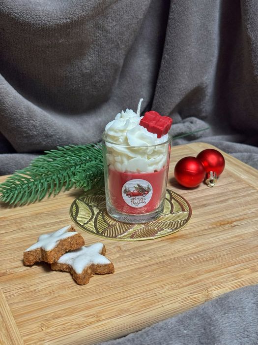 Ръчноизработени коледни свещи