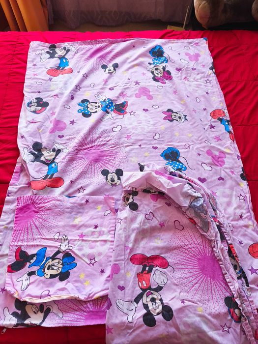 Продавам бебешки чаршафи