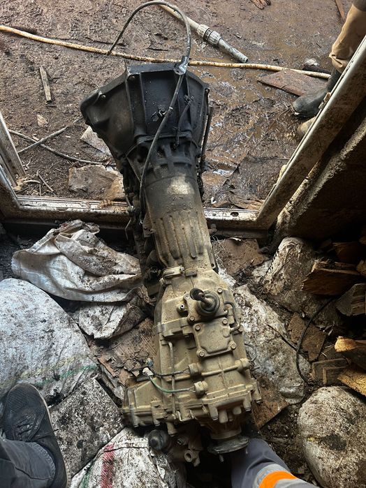 Vând uramtoarele piese pentru Toyota Hilux Surf Gen3