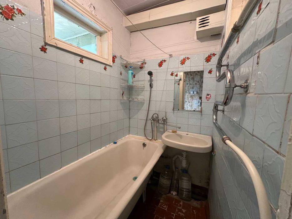 Продам 2ком  на Кривом магазине