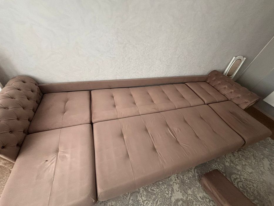 Диван б/у,цвет коричневый