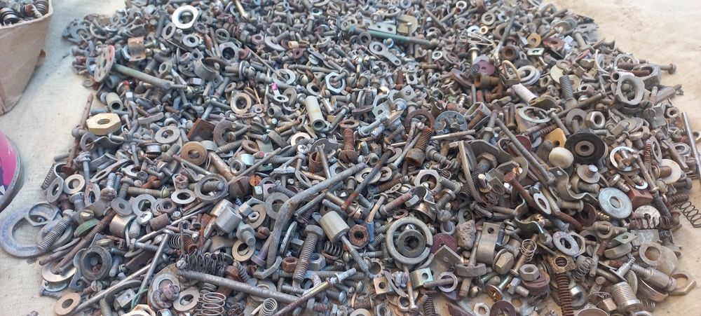 Болты,гайки,шайбы и т.д