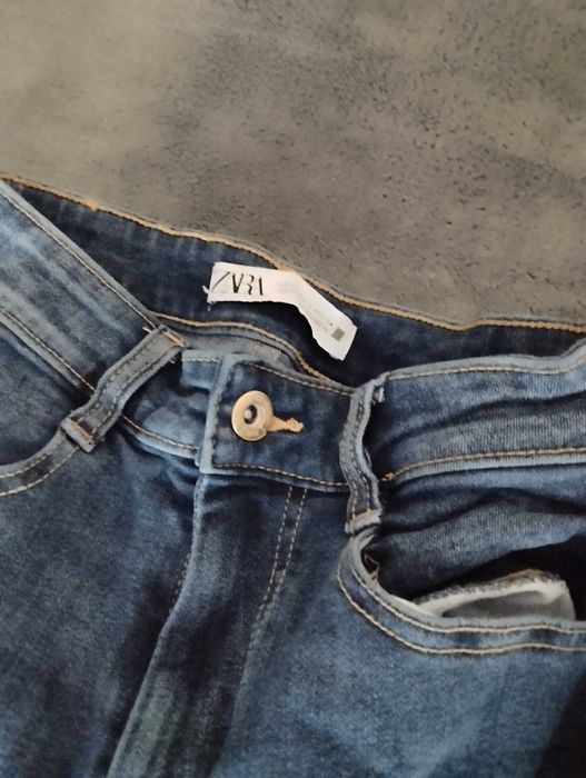 Дамски дънки размер 34