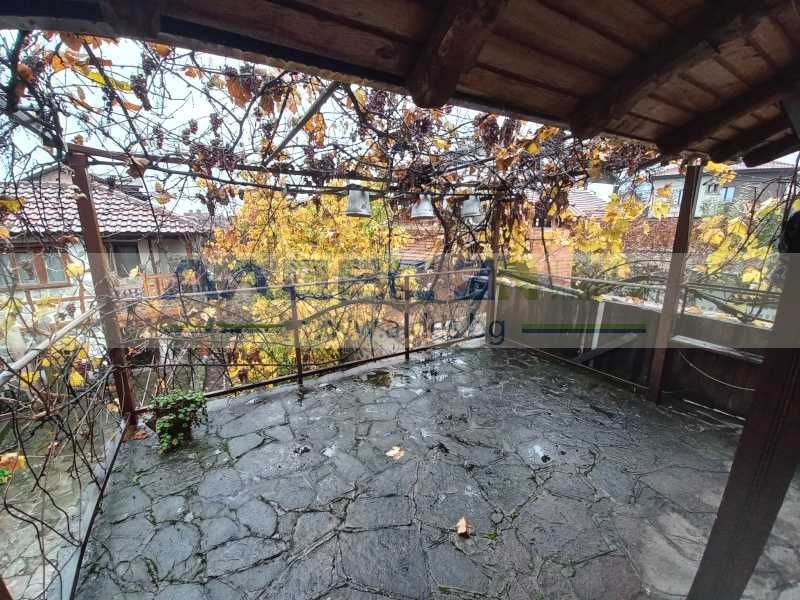 Обзаведена, автентична къща в центъра на гр. Банско!