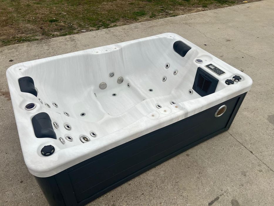 Jacuzzi 3 persoane cadă cu hidromasaj piscină