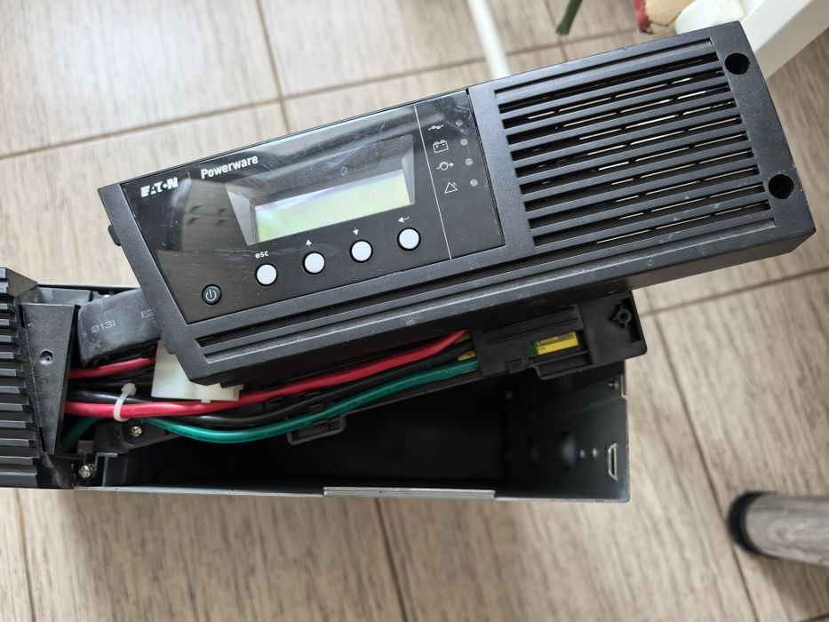 Sursa neintreruptibila UPS rackabil EATON PW9130i