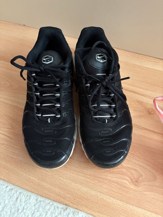 обувки nike tn черни