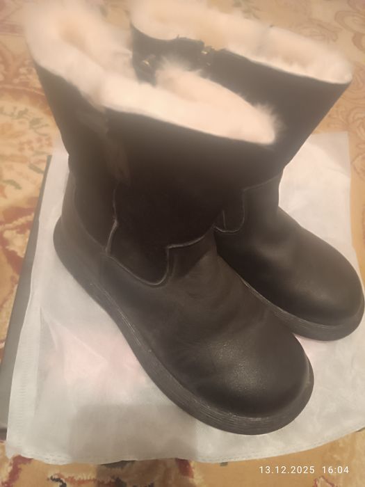 продам  ботинку , ходунок и. т. д