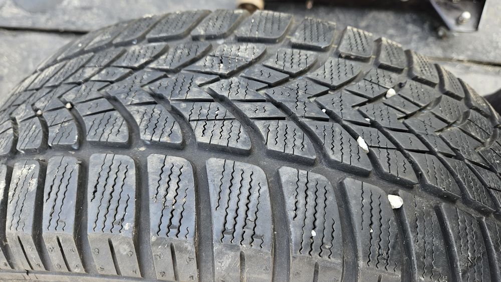 2бр Гуми 205 55 16 дънлоп