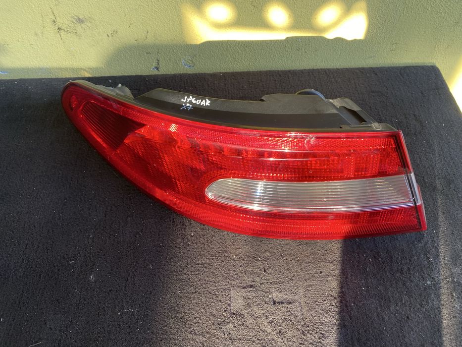 Stop Stanga Jaguar XF An 2008/2014 Pret 400 lei