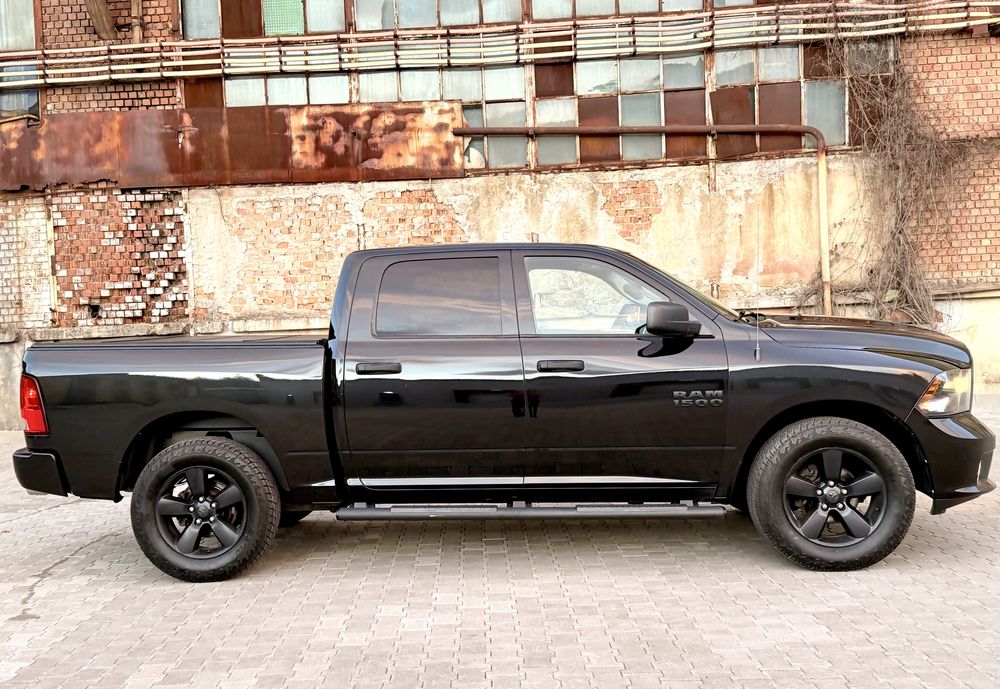 Dodge Ram 5.7 HEMI an 2017 4x4 Autoutilitara  Stare Impecabila