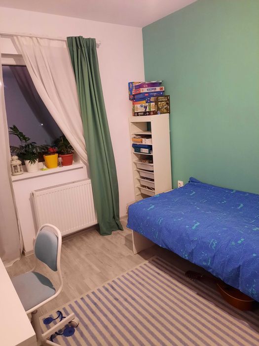 Vand casa gata de locuit, situata in Cartier Izvor, cu teren