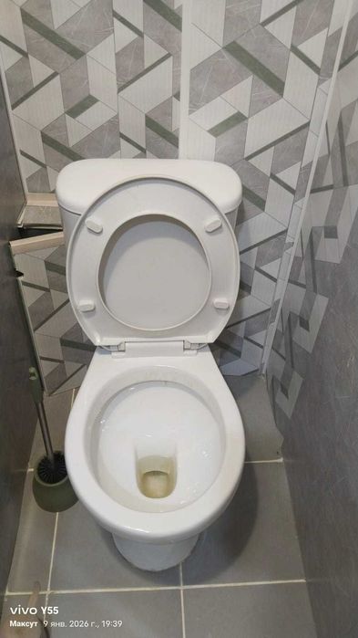 Унитаз в отличном состоянии, самовывоз