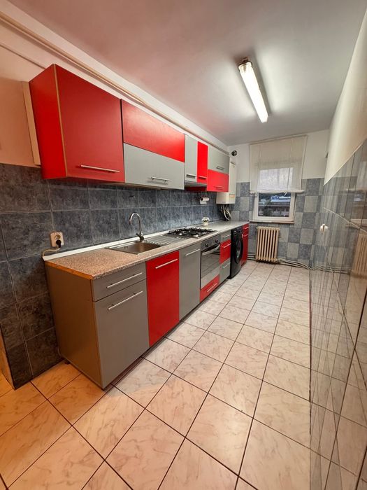 Proprietar,inchiriez apartament cu 3 camere Dambul Rotund