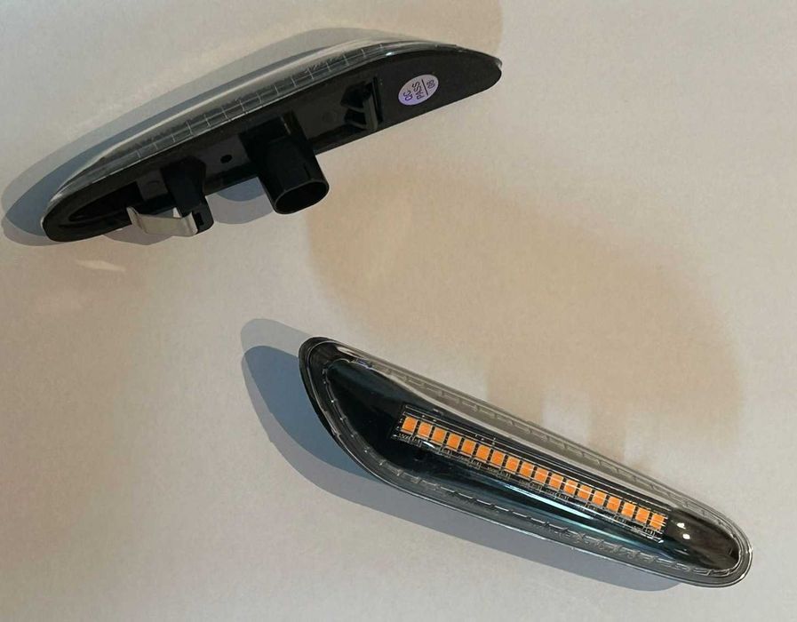 Set 2 bucati semnalizari dinamice LED BMW E46 E90 91 E60 61 E81 E87 X1