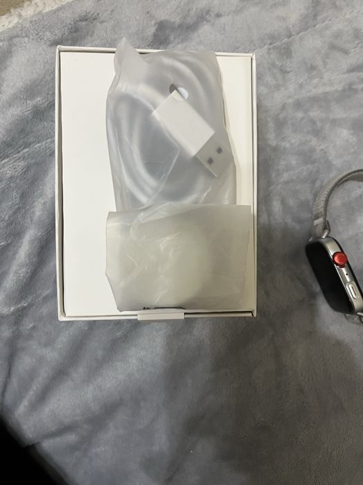 Продам часы Huawei WATCH FIT 4