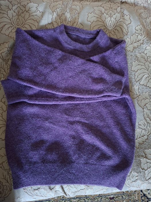 Продаю Свитер новый