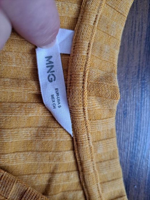 Pulover cu nasturi Mango - colecția Teen