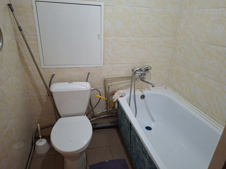 Сдаётся 1"5 ка на Абая с балконом