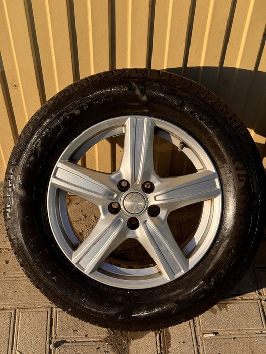 Покрышки 215/65R16