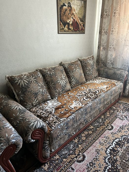 Диван с креслом