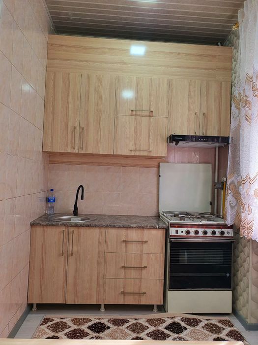 2-комнатная высокоп-ка. С ремонтом с мебелью техникой. Всё раздельный.