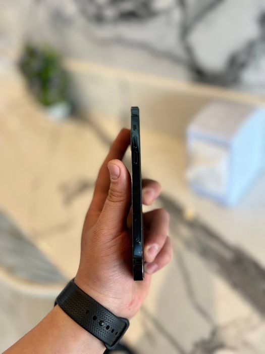 Iphone 12 pro sastayaniya Idealni