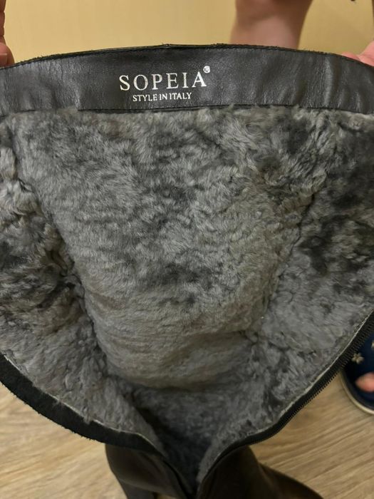 Продам женские сапоги SOPEIA