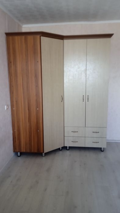 Шкаф высокий продам