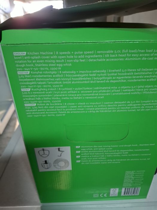 Roboti bucatarie noi