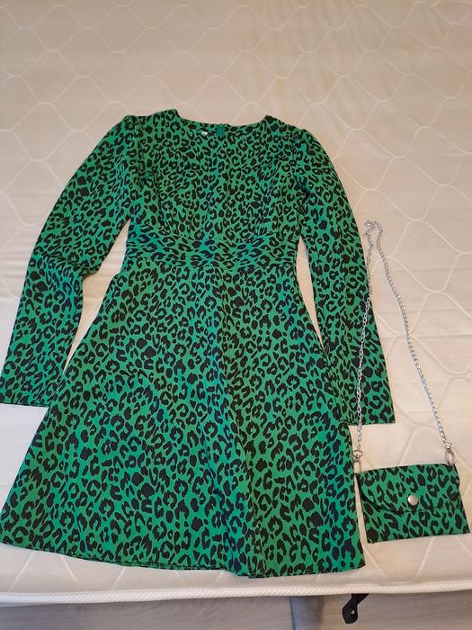 Продам новое платье