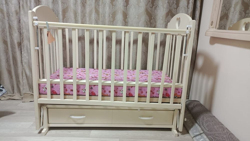 Детская кроватка