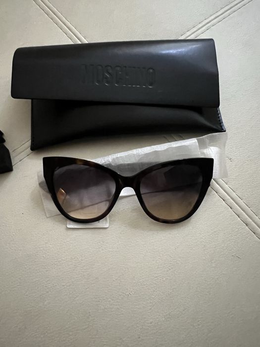 Слънчеви очила Moschino