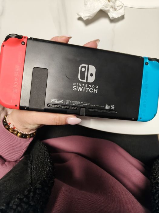 Pachet Consolă Nintendo Switch V2 (Neon) + 3 Jocuri Fizice + Husă Protecție