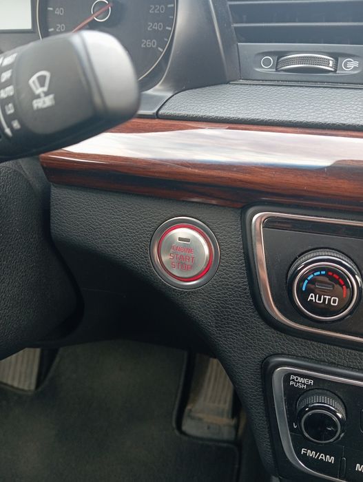 автомобиль Kia k7 2016