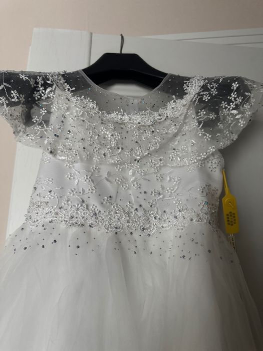 Платье новое на девочку