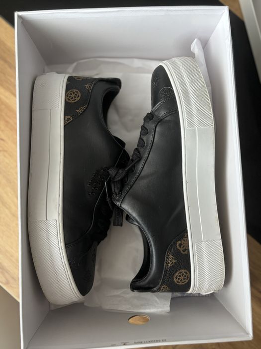 Guess спортни обувки 40 номер